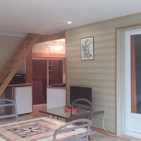 Gite Cosy, Sur Jardin, Terrasse Privee, Parking Au Calme En Rdc Gémozac Dış mekan fotoğraf