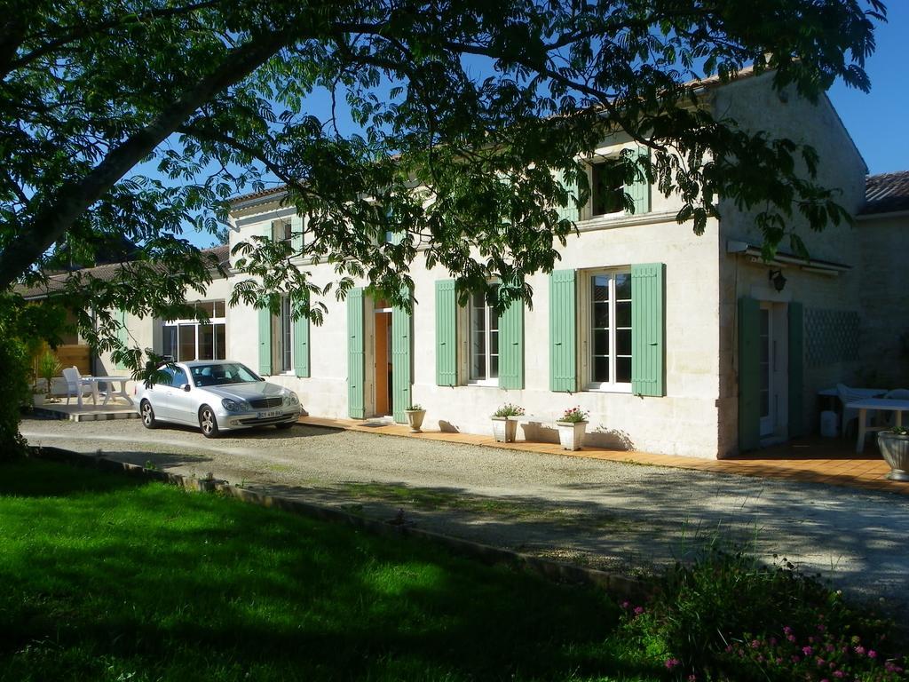 Gite Cosy, Sur Jardin, Terrasse Privee, Parking Au Calme En Rdc Gémozac Dış mekan fotoğraf