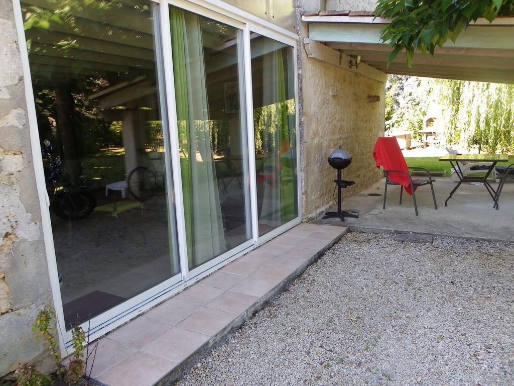 Gite Cosy, Sur Jardin, Terrasse Privee, Parking Au Calme En Rdc Gémozac Dış mekan fotoğraf